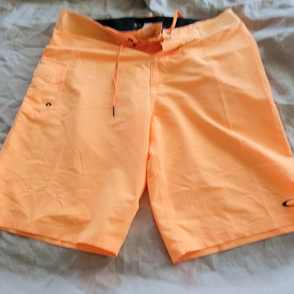 Oakley Boardshorts - Picture 2 of 4